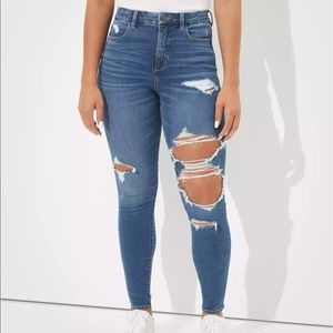 American Eagle Ripped Dream Jean Curvy High Rise Jegging